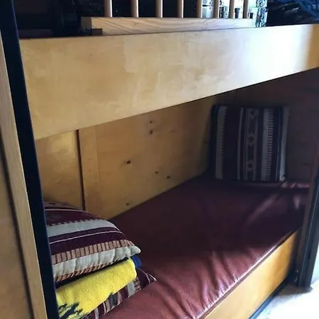 Uebernachtung Auf Einem Hausboot Анклам