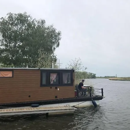 Uebernachtung Auf Einem Hausboot Апартаменты *