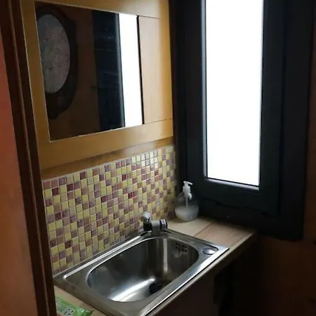 Uebernachtung Auf Einem Hausboot *