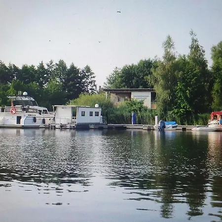 Апартаменты Uebernachtung Auf Einem Hausboot
